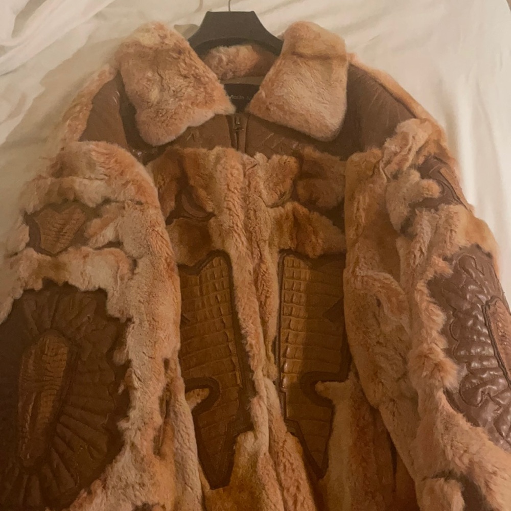 Rabbit and Gator fur coat. Excellent condition! light brown/ Dark Brown/ Orange/